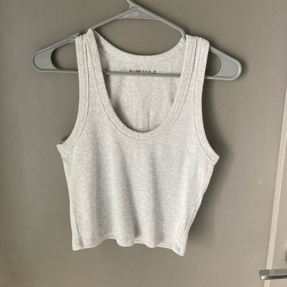 American Eagle Outfitters Light Gray Ribbed Scoop Tank